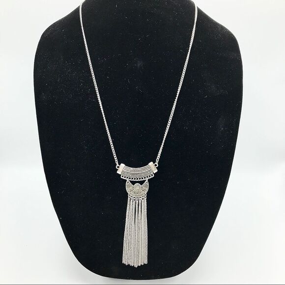 Vintage Jewelry - Western Silver tone Fringe Moon Metal Long Necklace Bohemian Southwestern